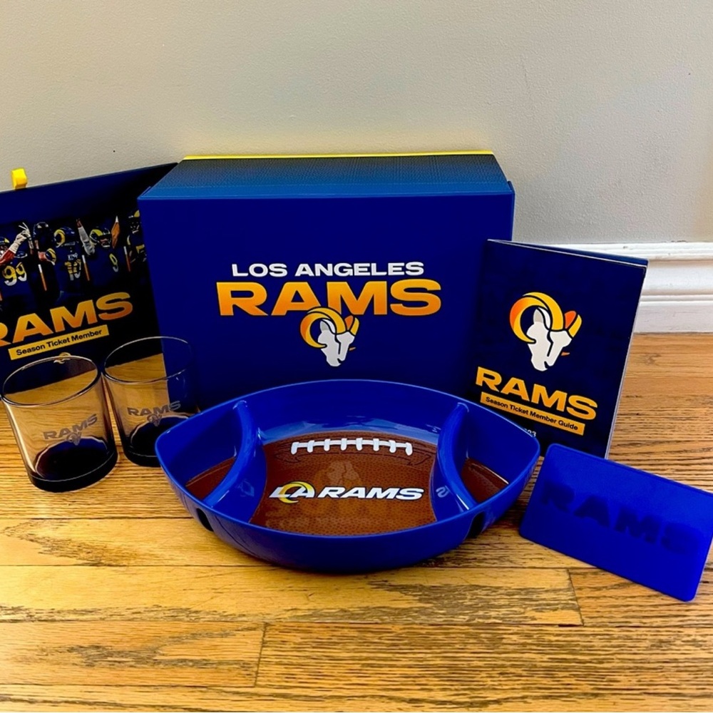 Los Angeles Rams Fan Set  serving tray with Glasses and ice tray 2023
